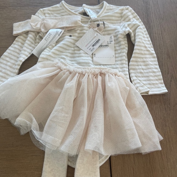 Baby 2PC dress and tights - NWT - Picture 2 of 2